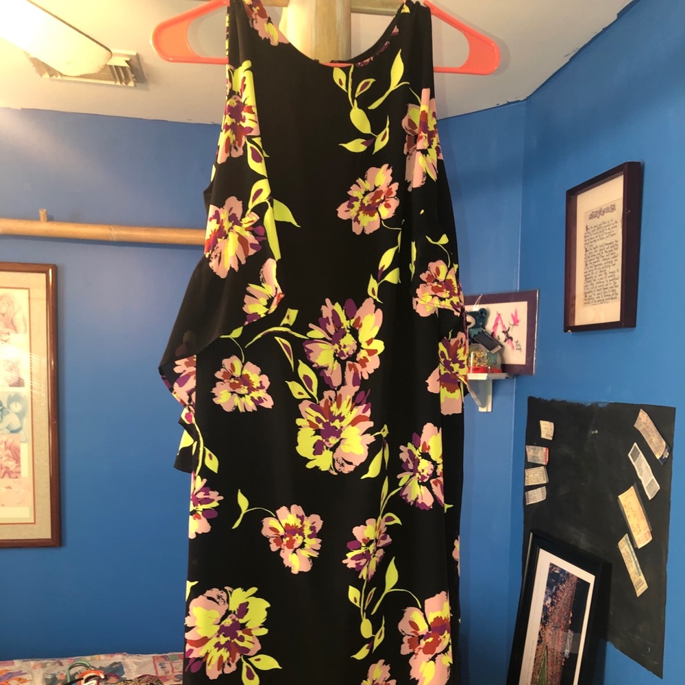 Black dress with flowers and beautiful sleeves